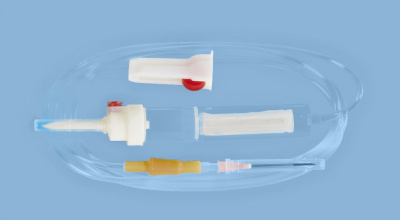 Система для вливаний гемотрансфузионная для крови с пластиковой иглой — 20 шт/уп купить оптом в Мытищах